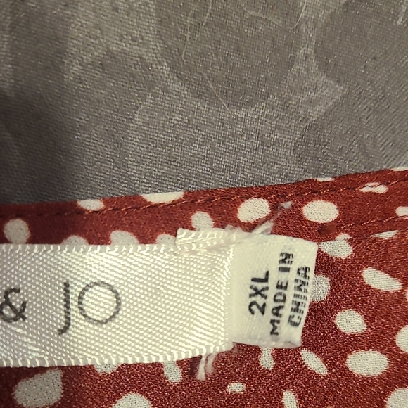 Elegant Red Wrap Dress - Picture 5 of 5